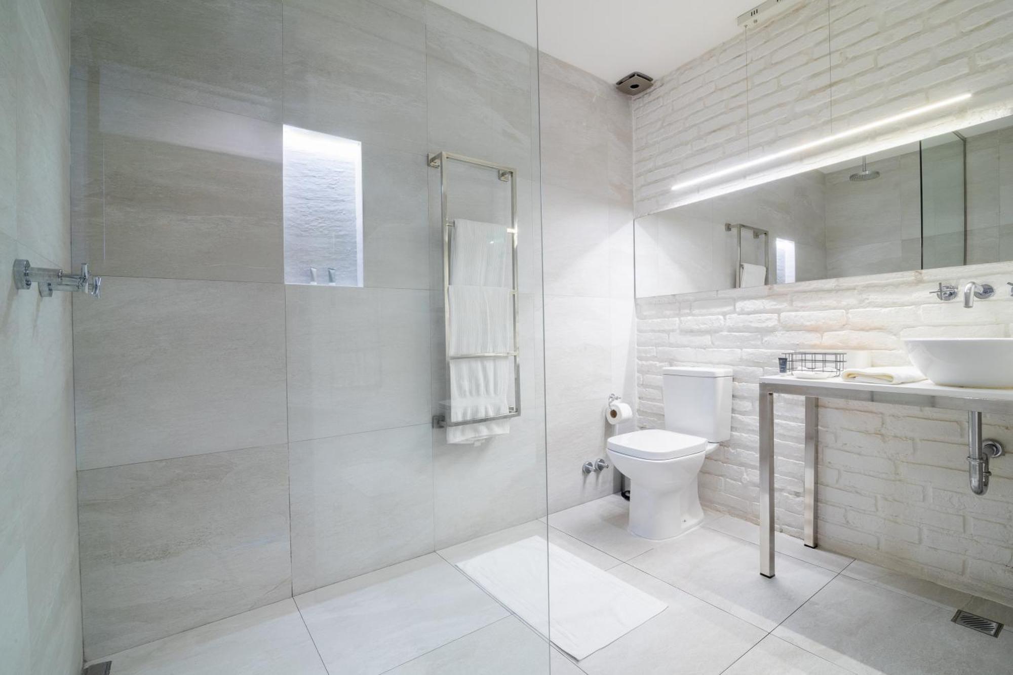 Cosmopolitano Hotel Boutique Santa Cruz de La Sierra Eksteriør billede A wet room