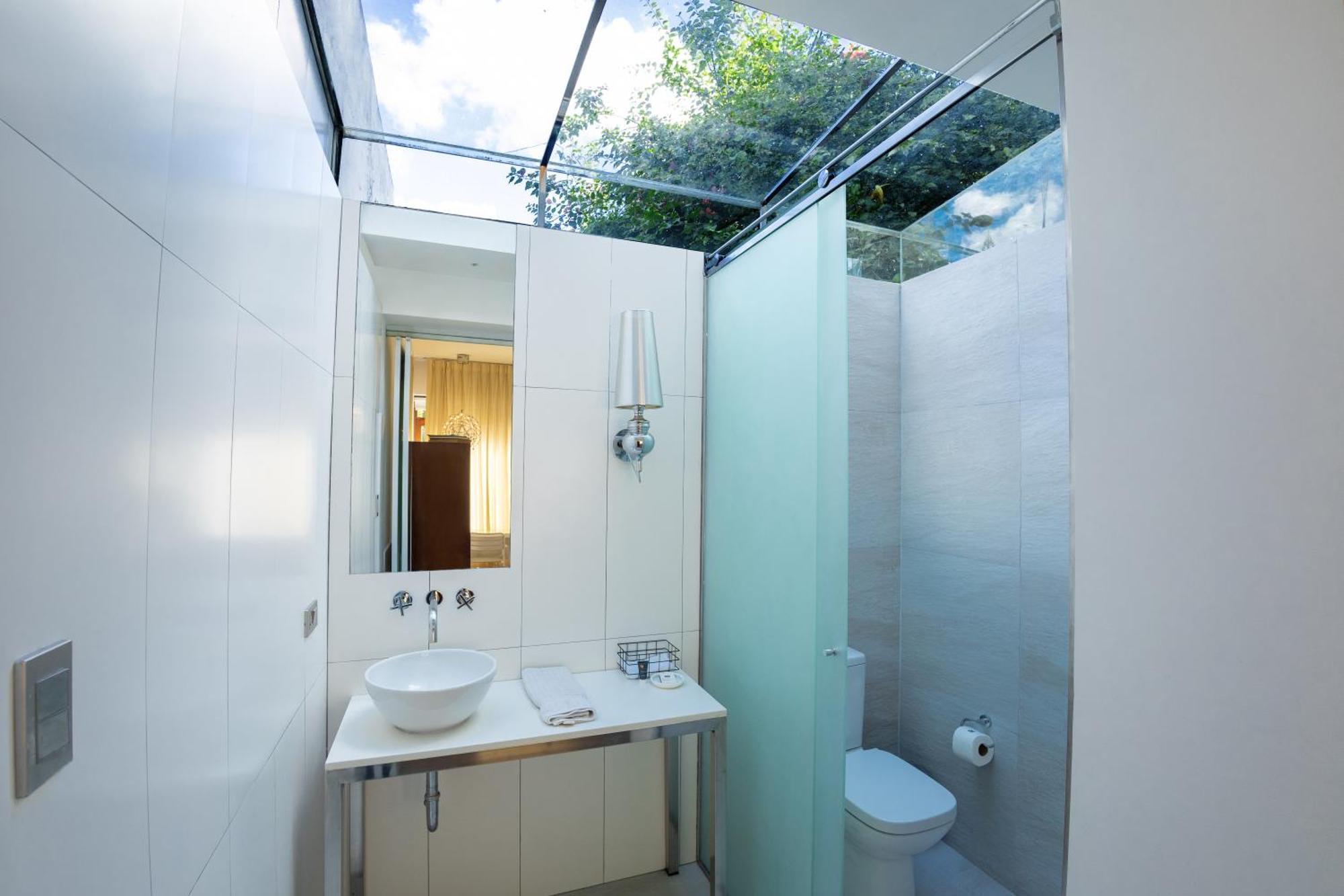 Cosmopolitano Hotel Boutique Santa Cruz de La Sierra Eksteriør billede Bathroom